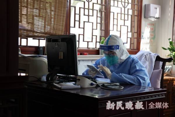 24小时服务上海家庭医生坚守抗疫一线