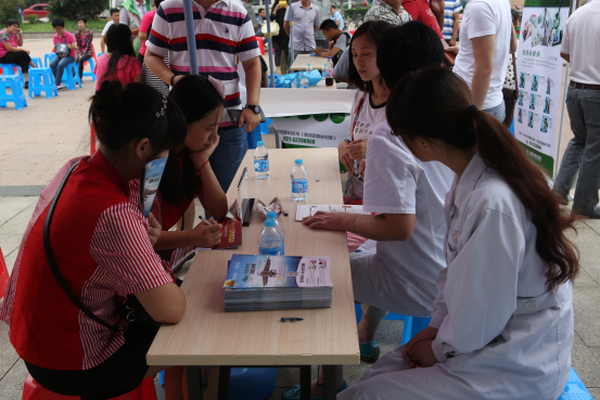 上海南浦妇科医院为群众服务开展义诊活动_家庭医生在线官网网站-家庭